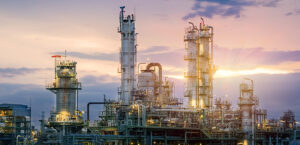 Purify gas streams from petroleum products with molecular sieves